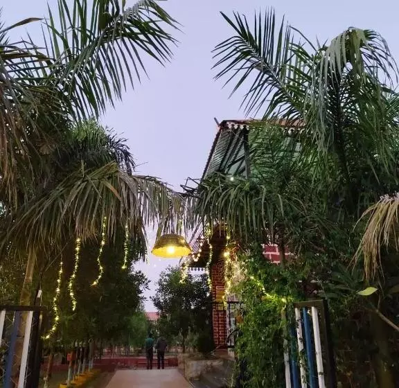Hotelli Strawberry Resort