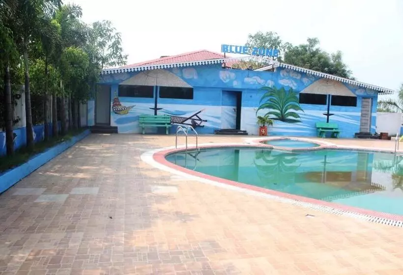 Hotelli Strawberry Resort