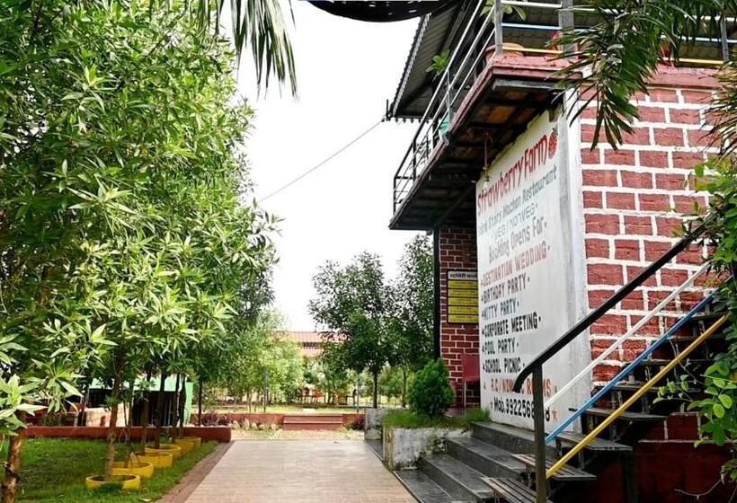 Hotel Strawberry Resort