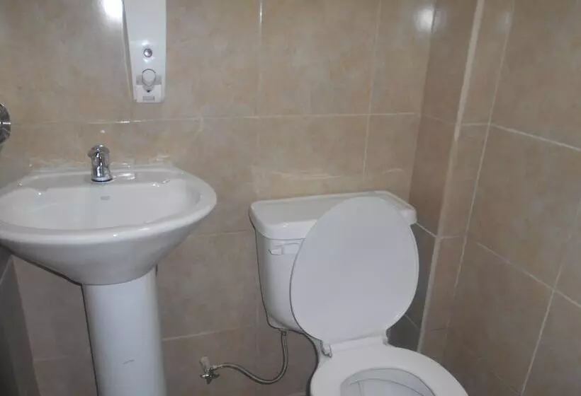 ペンション Hostal Cridmy