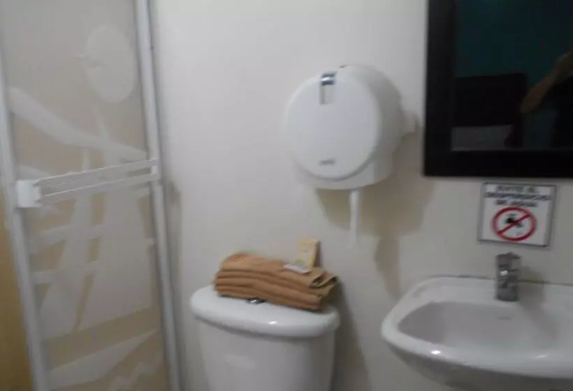 ペンション Hostal Cridmy