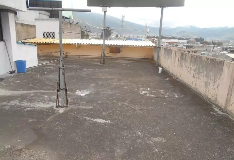 ペンション Hostal Cridmy