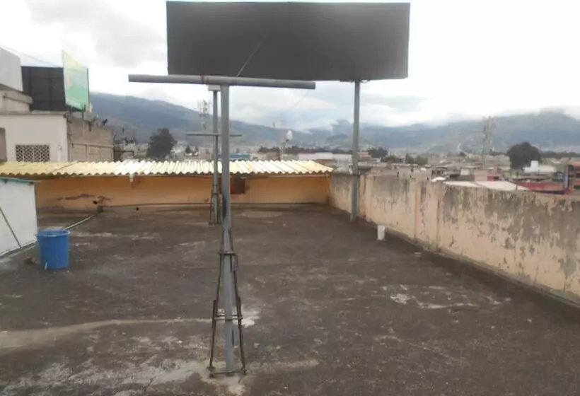 ペンション Hostal Cridmy