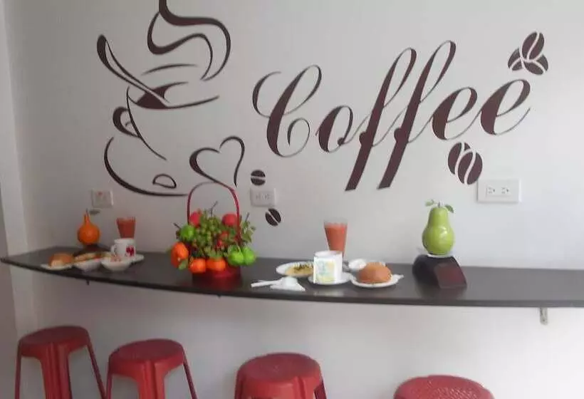 ペンション Hostal Cridmy