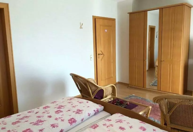 ユースホステル Weingut Lehnert Später