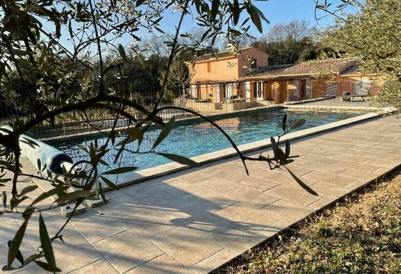 민박 Les Micocouliers