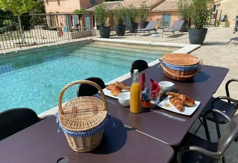 Aamiaismajoitus (B&B) Les Micocouliers