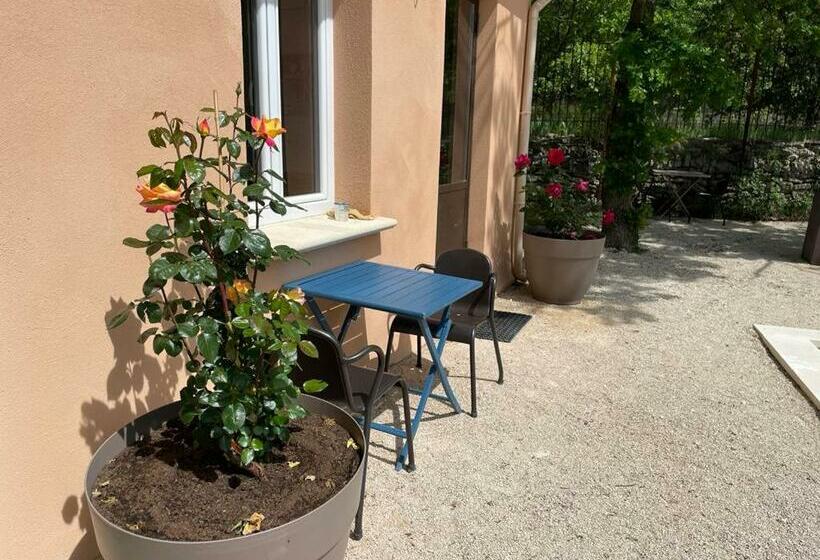 민박 Les Micocouliers