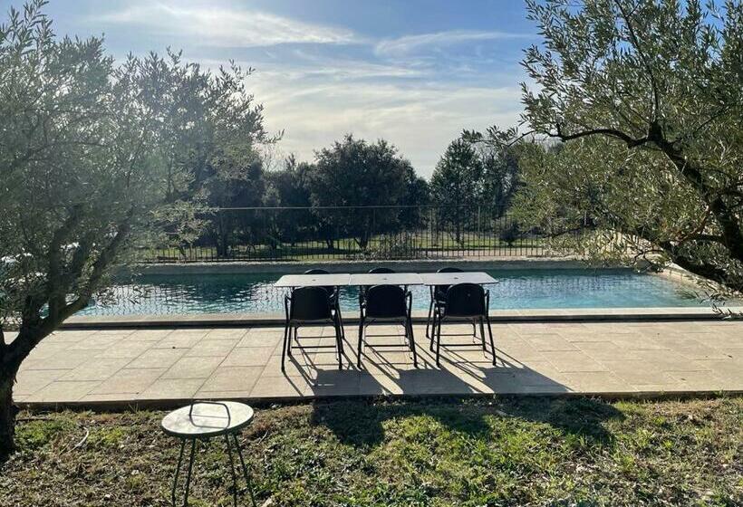 민박 Les Micocouliers