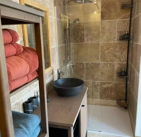 Aamiaismajoitus (B&B) Les Micocouliers