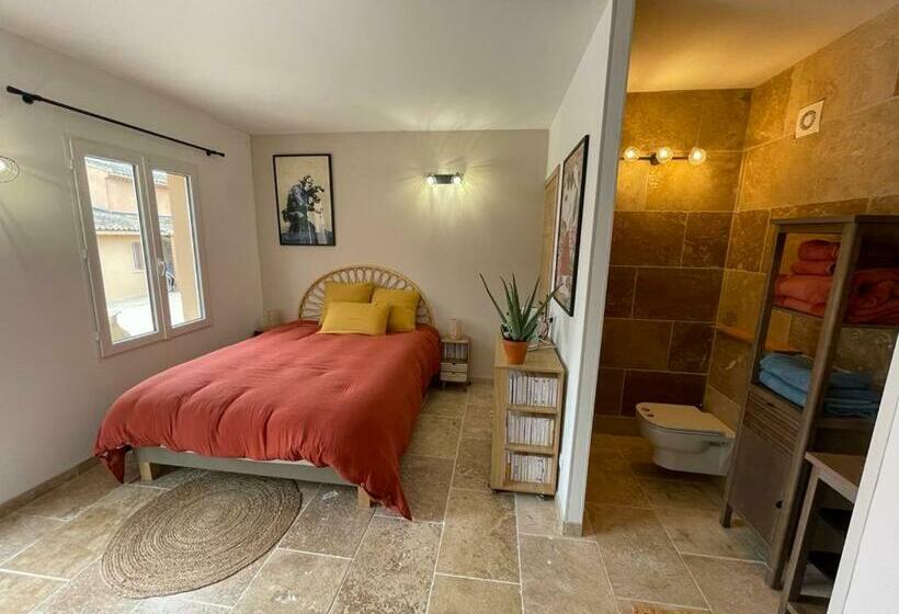 민박 Les Micocouliers