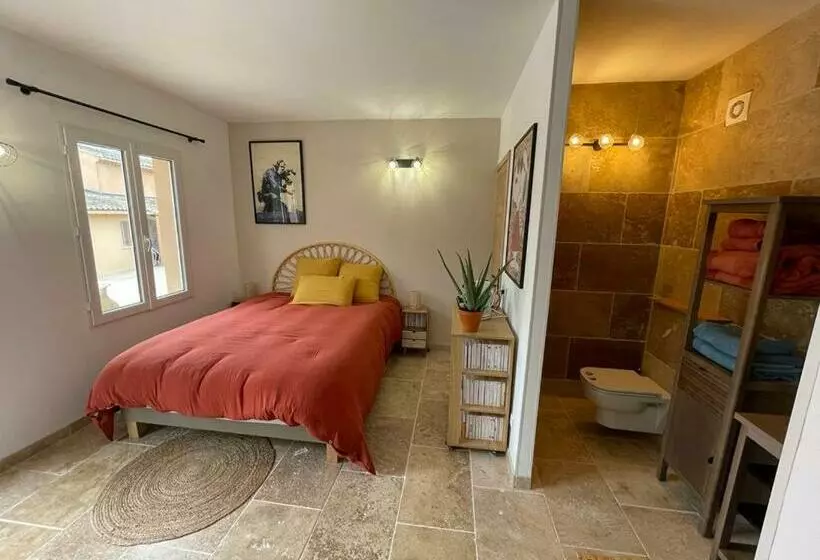 Aamiaismajoitus (B&B) Les Micocouliers