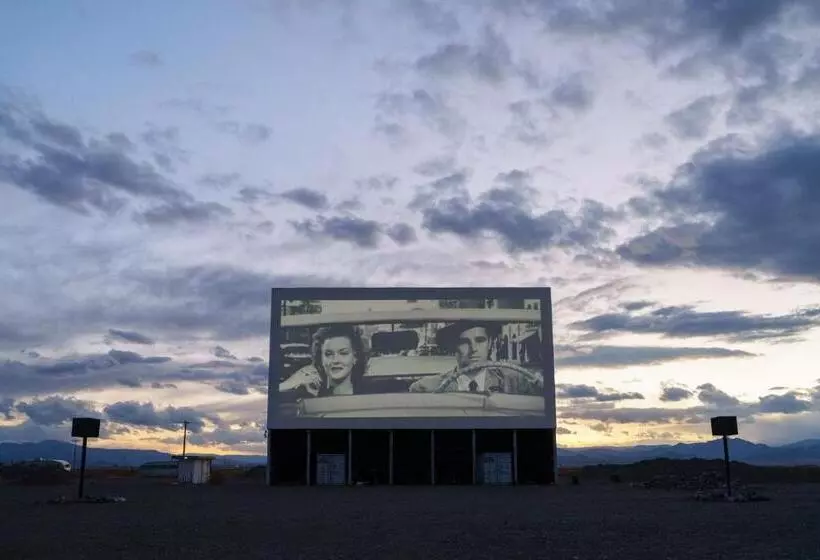 Hotelli Frontier Drive Inn