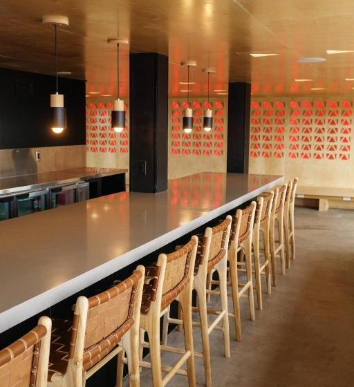 فندق Frontier Drive Inn