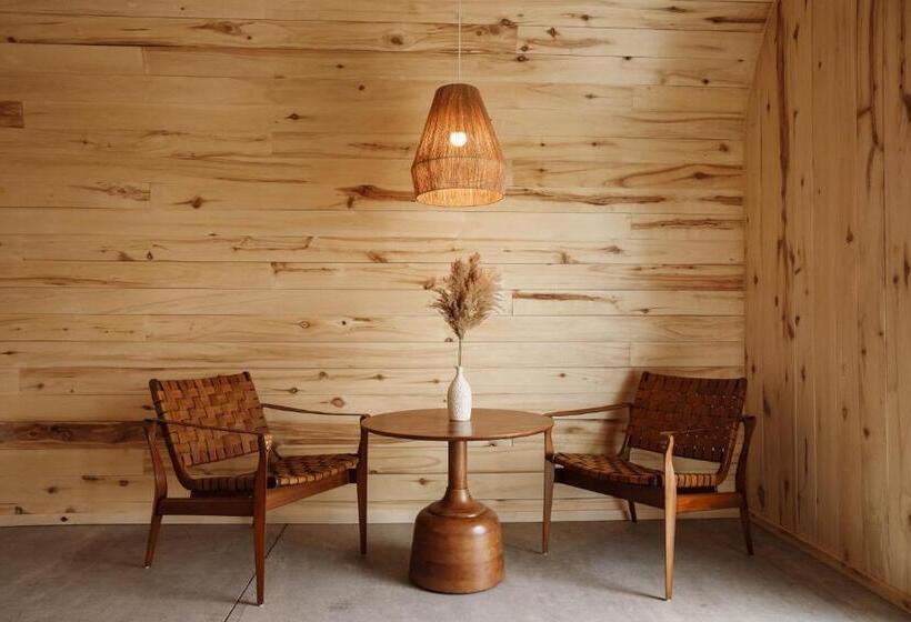 فندق Frontier Drive Inn