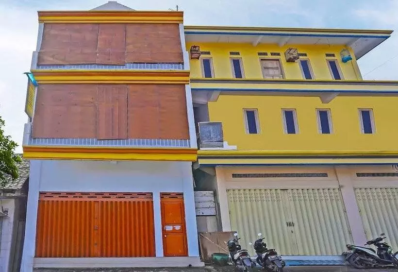 Hotelli Oyo 92416 Salsabila Homestay