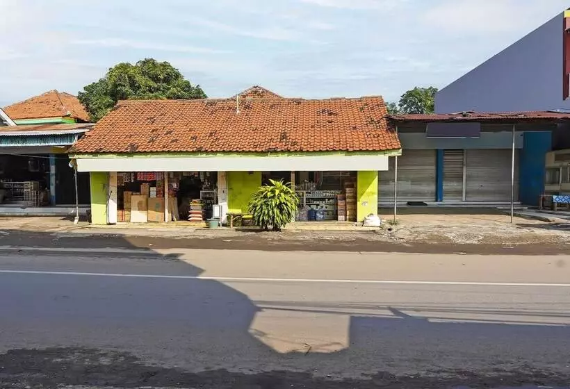 Hotelli Oyo 92416 Salsabila Homestay