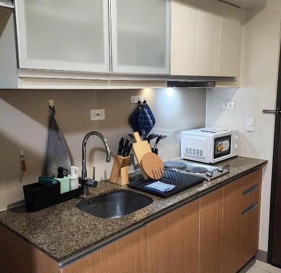 Modern Comforts 1br Urban Getaway In Bgc