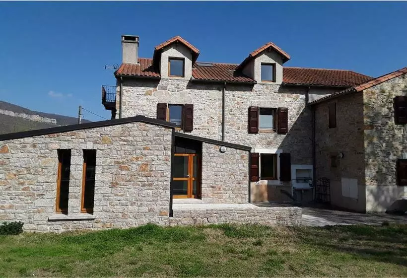Auberge De Jeunesse Hi Millau La Maladrerie