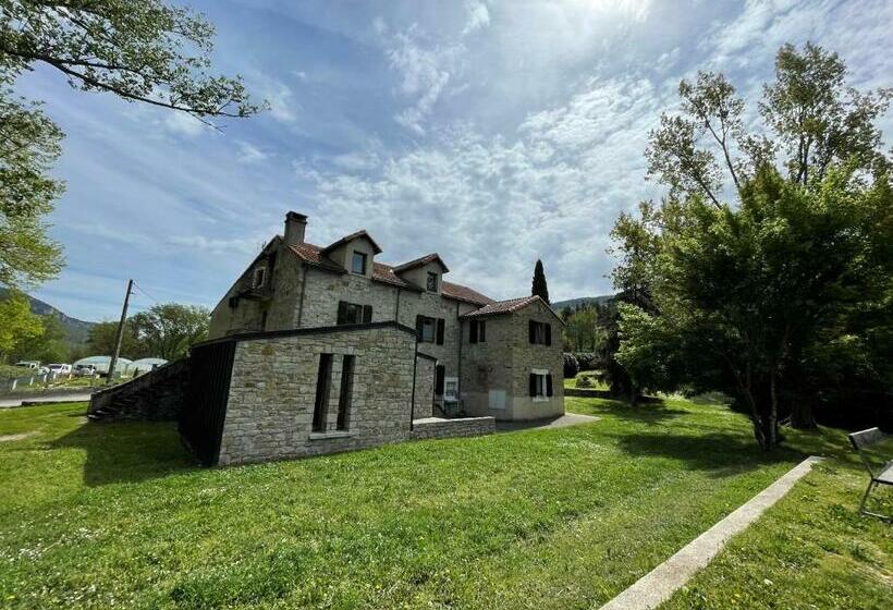 هاستل Auberge De Jeunesse Hi Millau La Maladrerie