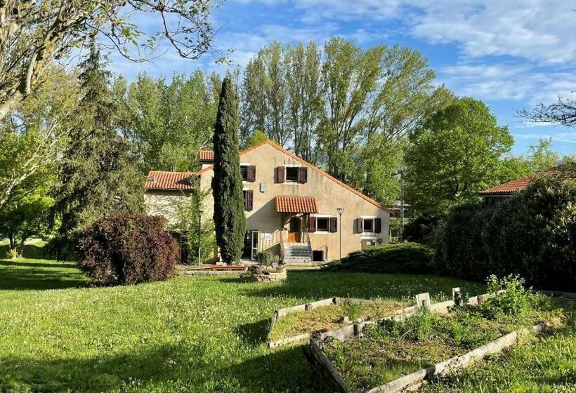 هاستل Auberge De Jeunesse Hi Millau La Maladrerie