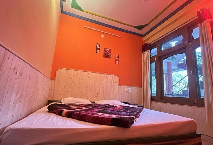 پانسیون Parvati Peaking