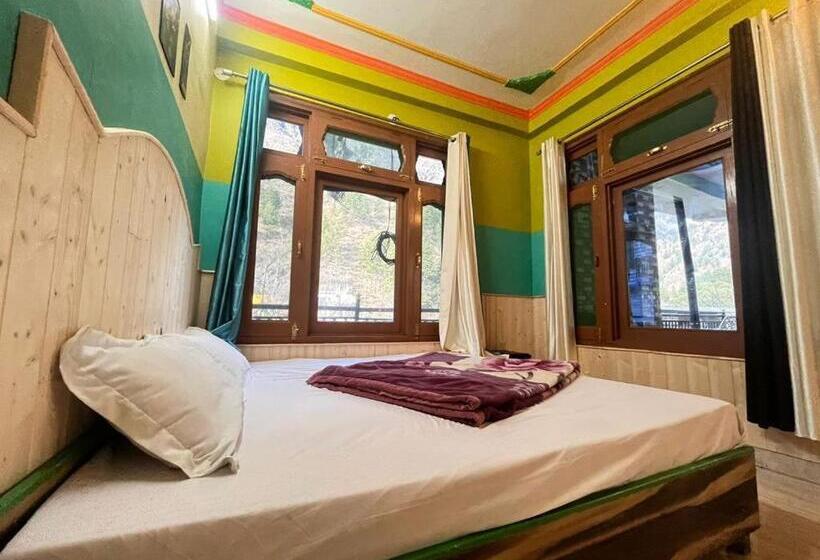 پانسیون Parvati Peaking