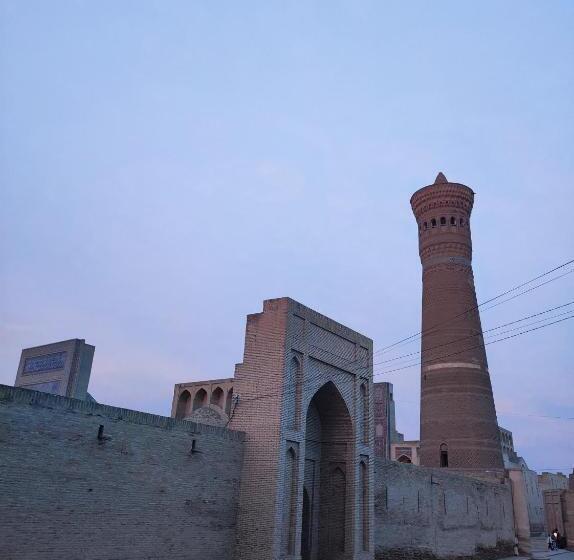 پانسیون Tapchan House