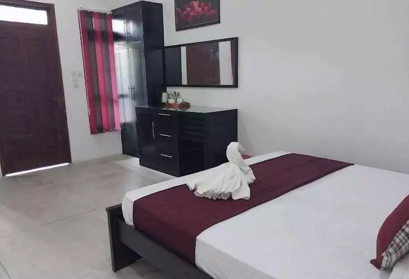 Royal Palace Airport Hotel Katunayaka