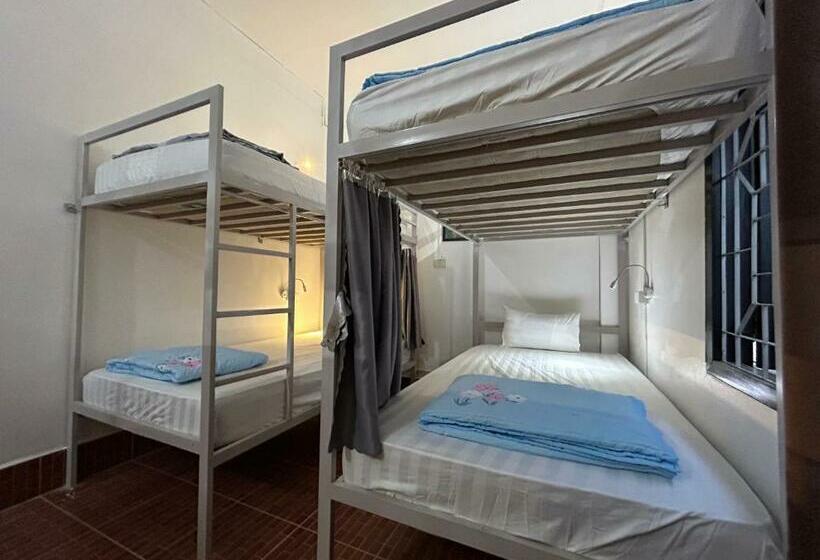 Vang Vieng Backpackers Hostel