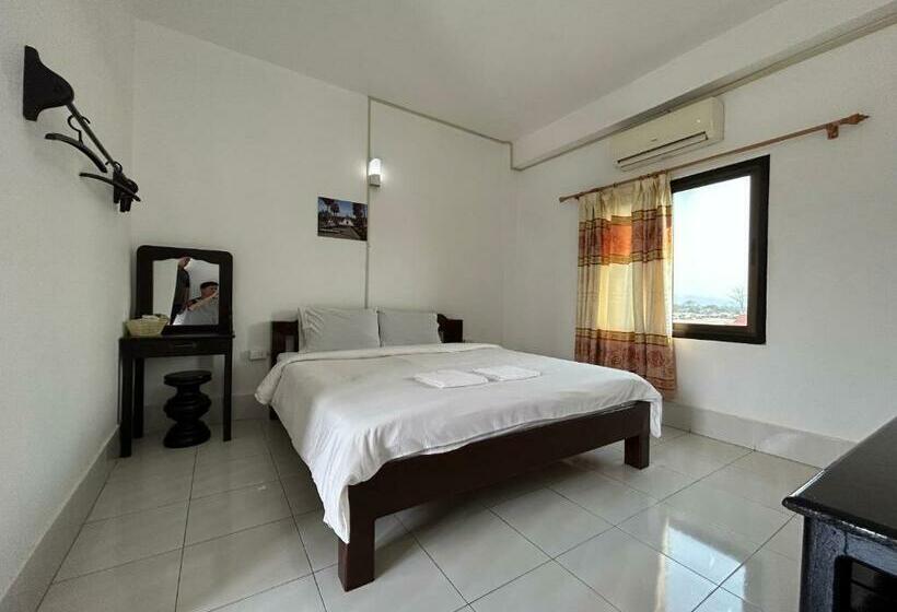 Vang Vieng Backpackers Hostel