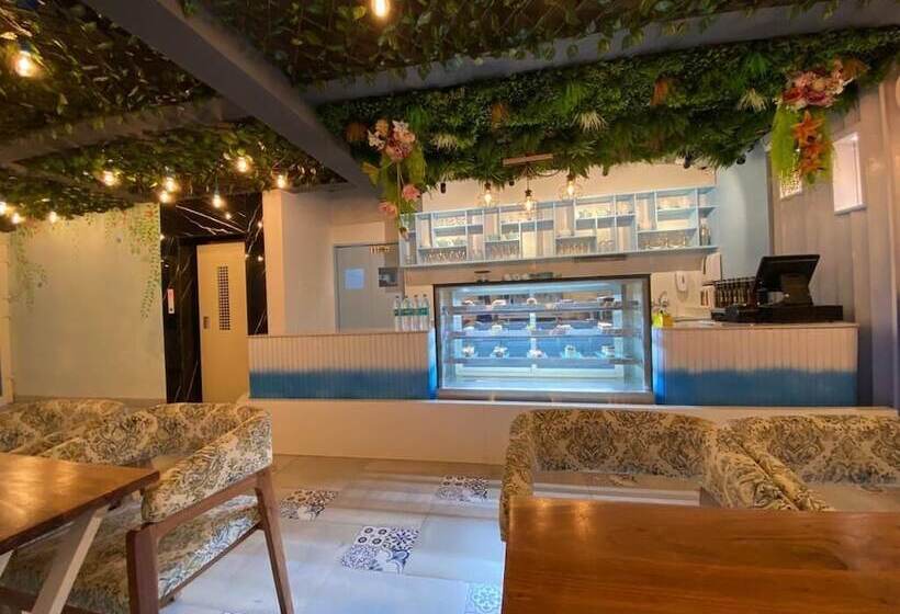 ホテル Lake View Airport Zone