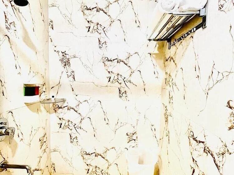 ホテル Lake View Airport Zone