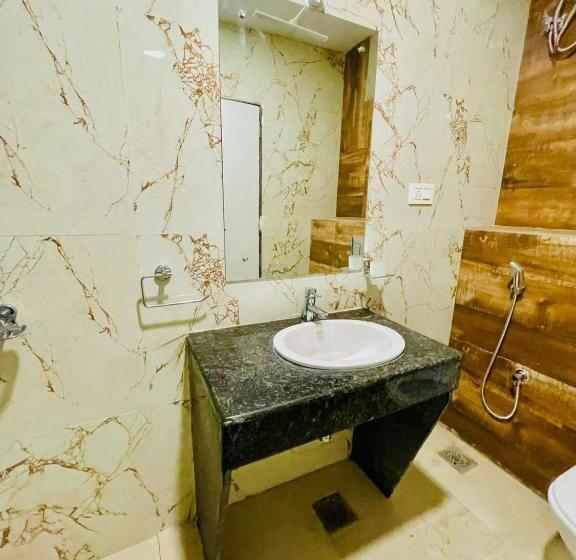 ホテル Lake View Airport Zone