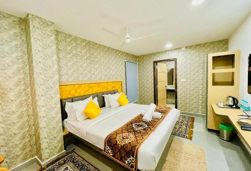 ホテル Lake View Airport Zone