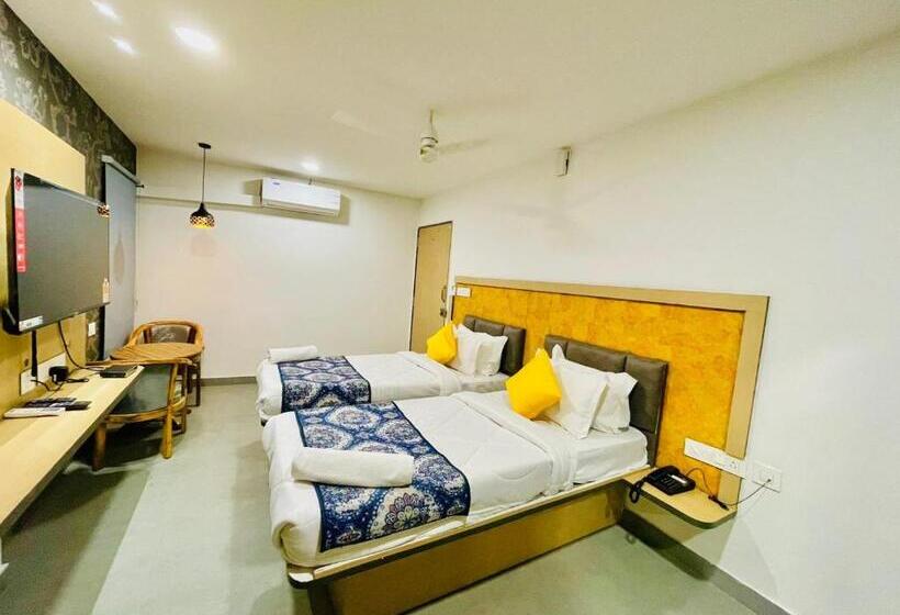 ホテル Lake View Airport Zone