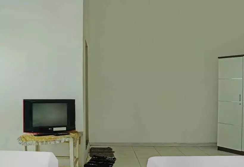 ホテル Spot On 92390 Wilma Kost Syariah