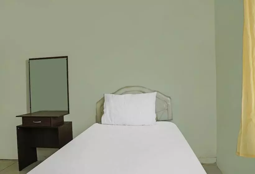 ホテル Spot On 92390 Wilma Kost Syariah