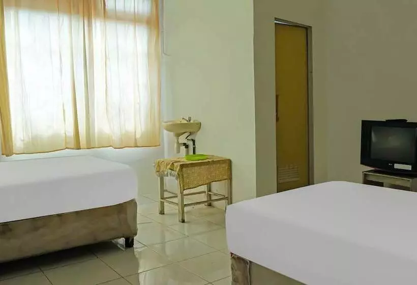 ホテル Spot On 92390 Wilma Kost Syariah