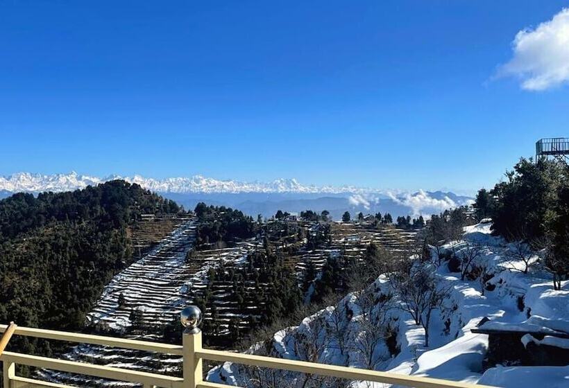 Hotel The Royals Apricot Garden