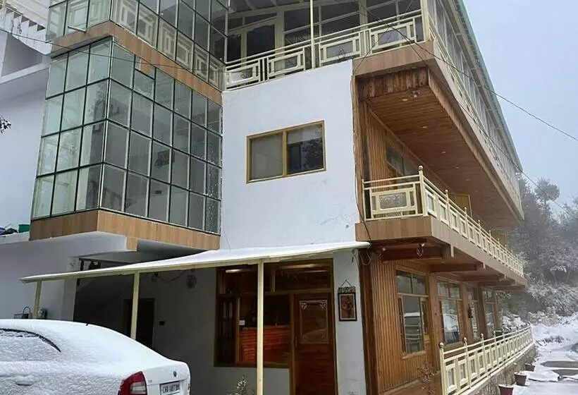 Hotelli The Royals Apricot Garden