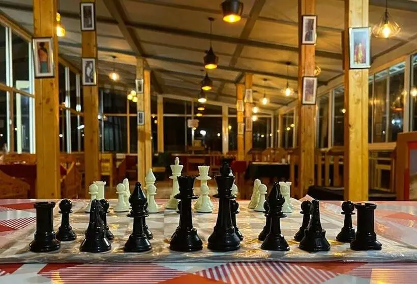 Hotelli The Royals Apricot Garden