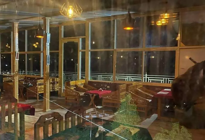 Hotelli The Royals Apricot Garden