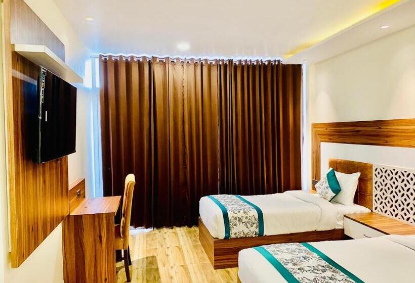 فندق White And Restaurant 300 Mtr From Golden Temple