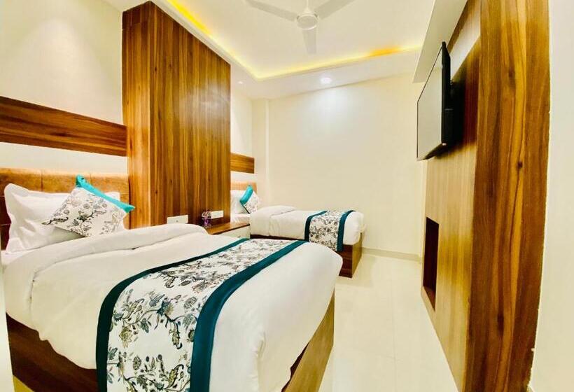 فندق White And Restaurant 300 Mtr From Golden Temple