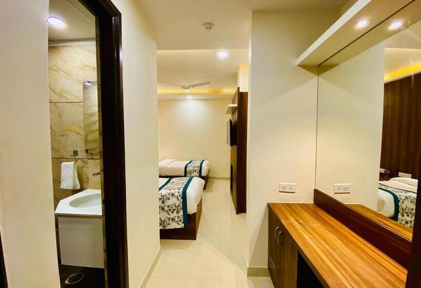 فندق White And Restaurant 300 Mtr From Golden Temple