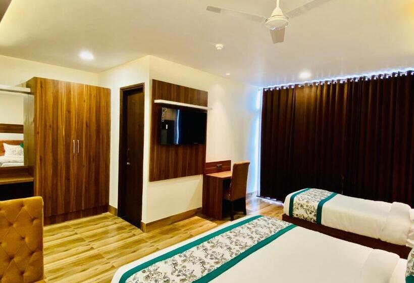 فندق White And Restaurant 300 Mtr From Golden Temple