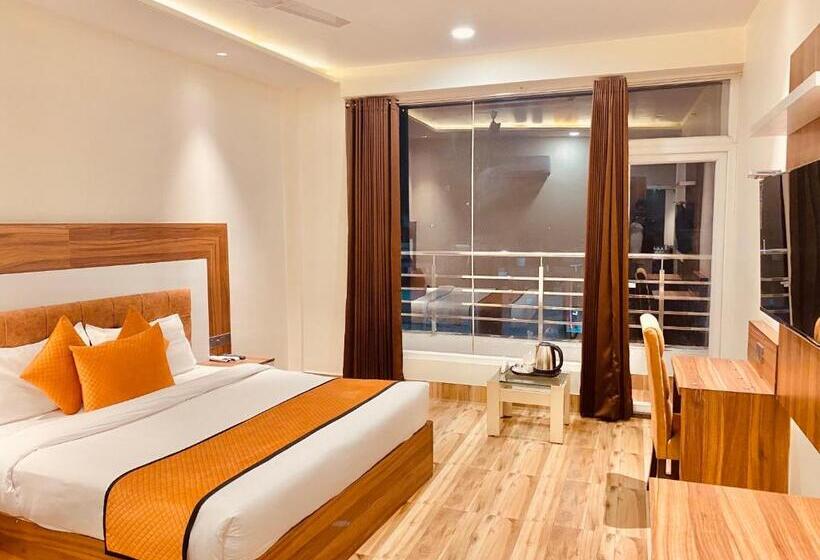 فندق White And Restaurant 300 Mtr From Golden Temple