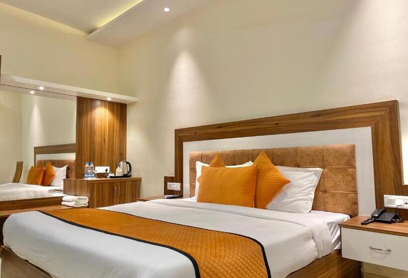 فندق White And Restaurant 300 Mtr From Golden Temple