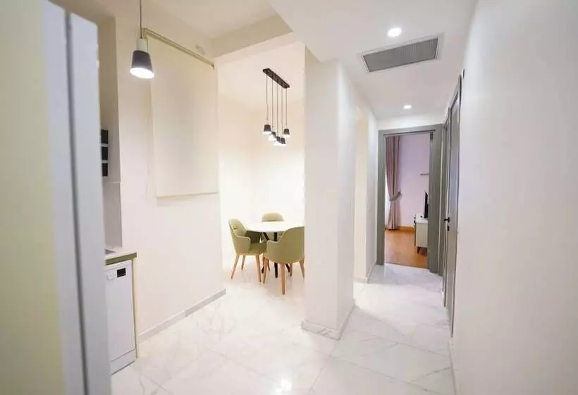 ホテル Monev Suites